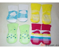 Newborn ponožky s hračkou