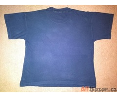 Tmavě modré tričko