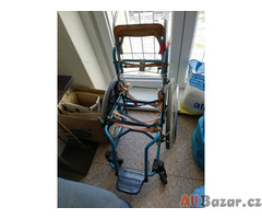 Prodám invalidní vozík pro dítě nebo hubenou osobu, Brno
