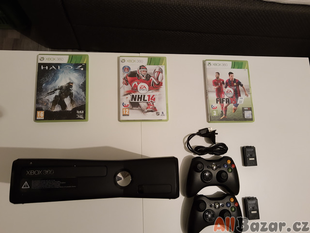 Xbox 360 + příslušenství + 3x hry