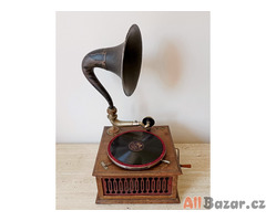 Starožitný salonní gramofon na kliku s troubou značky Pathé
