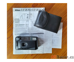 Starý fotoaparát Nikon EF 200 na kinofilm na náhr.díly